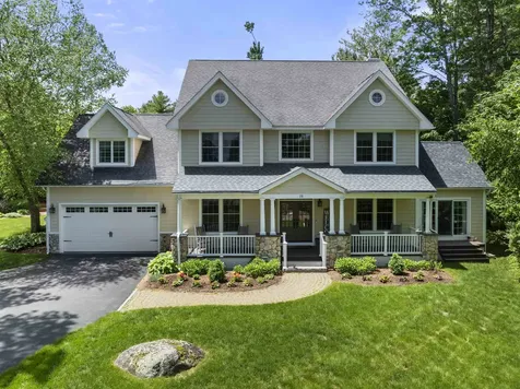 28 Oakleigh Drive Laconia NH 03246