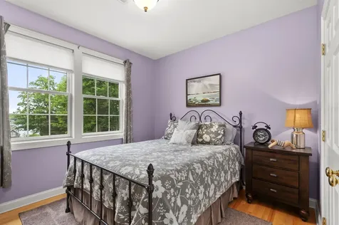 28 Oakleigh Drive Laconia NH 03246