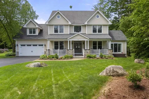 28 Oakleigh Drive Laconia NH 03246
