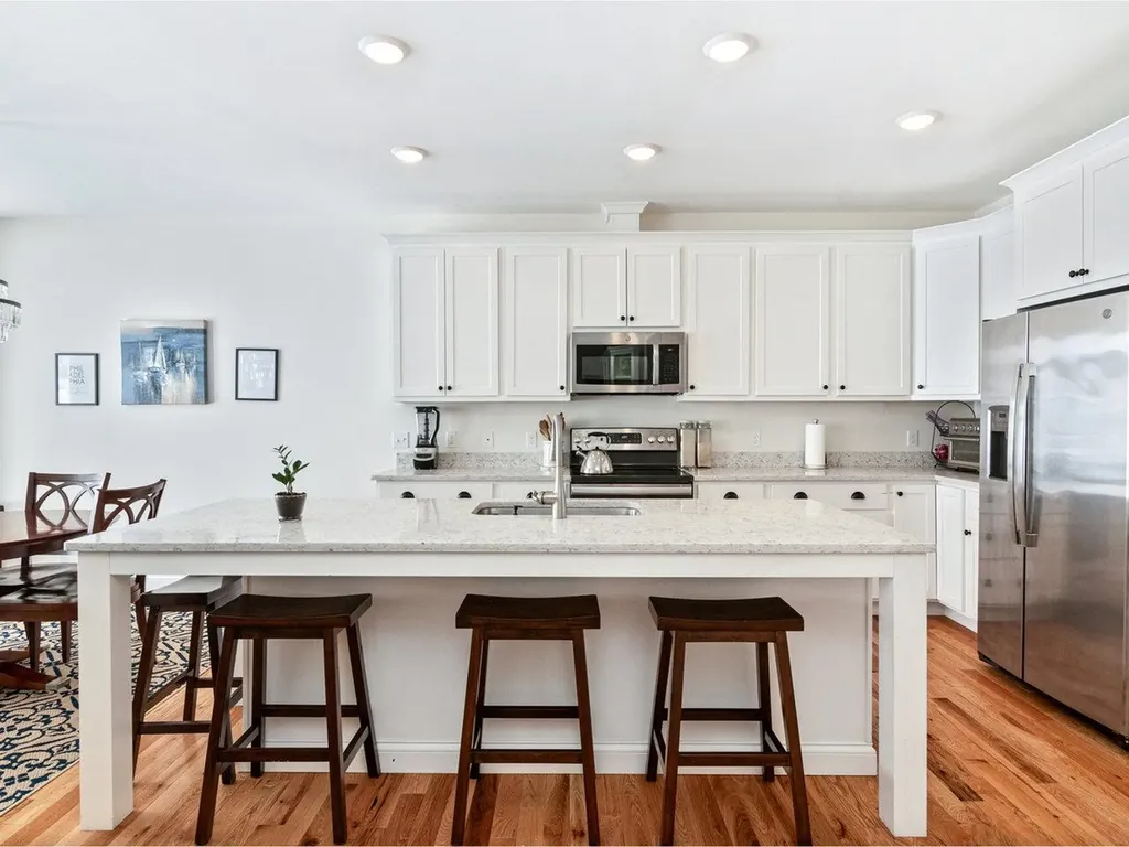 31 Ledge Way South Burlington VT 05403