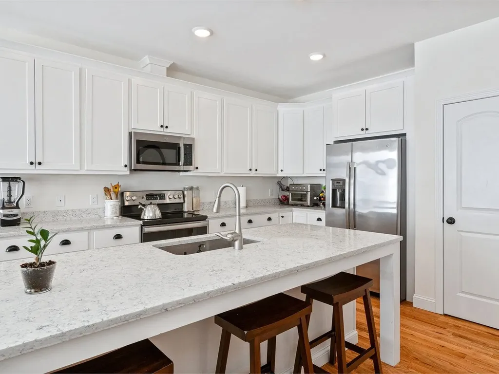 31 Ledge Way South Burlington VT 05403