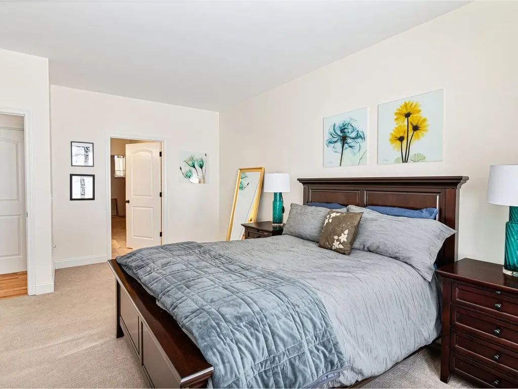 31 Ledge Way South Burlington VT 05403