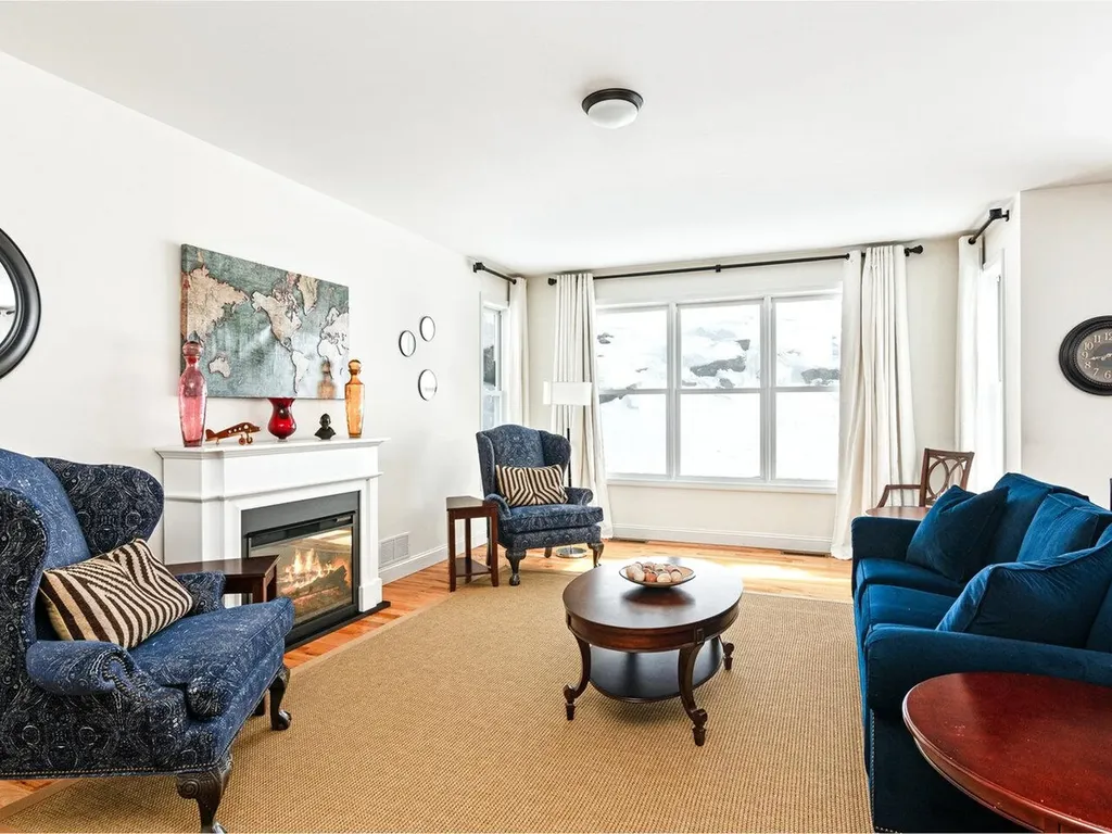 31 Ledge Way South Burlington VT 05403