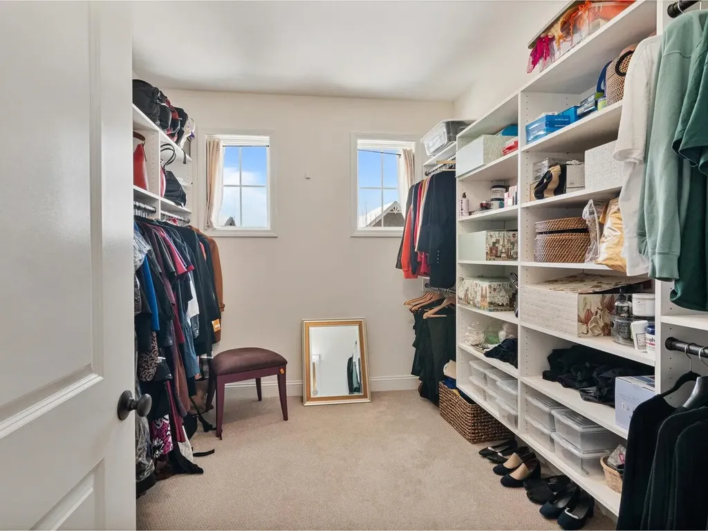31 Ledge Way South Burlington VT 05403