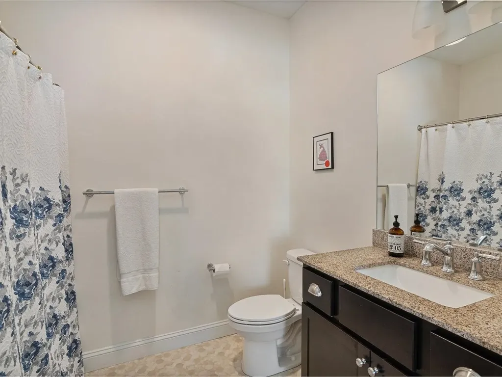 31 Ledge Way South Burlington VT 05403