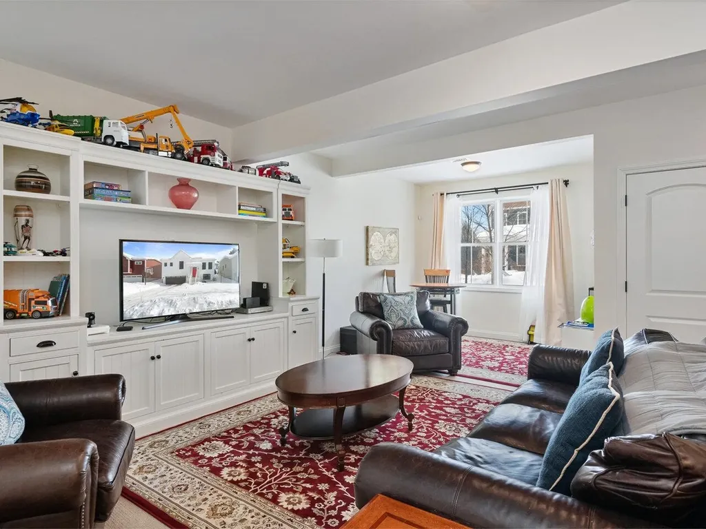 31 Ledge Way South Burlington VT 05403