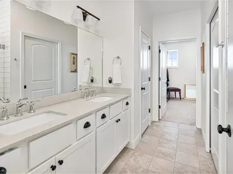 31 Ledge Way South Burlington VT 05403