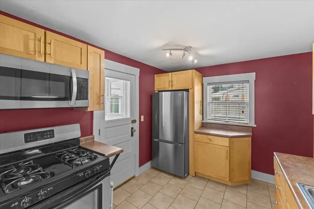 35 Crombie Street Burlington VT 05401
