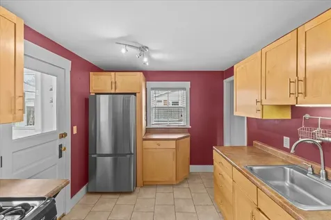 35 Crombie Street Burlington VT 05401