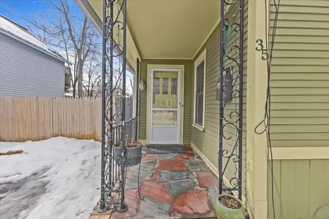 35 Crombie Street Burlington VT 05401