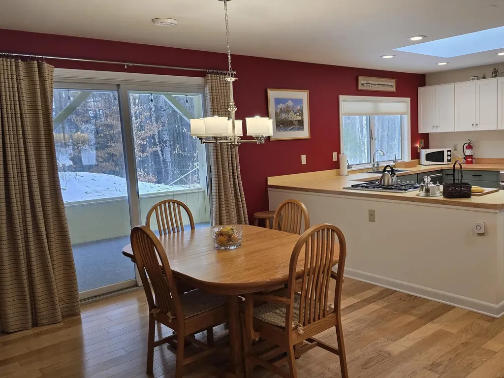 18 Jarvis Way Hartford VT 05059