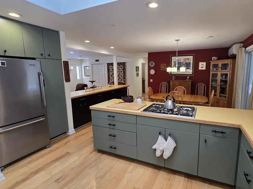 18 Jarvis Way Hartford VT 05059