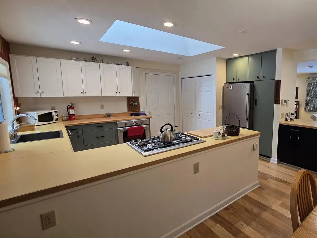 18 Jarvis Way Hartford VT 05059