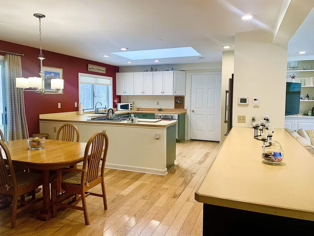 18 Jarvis Way Hartford VT 05059