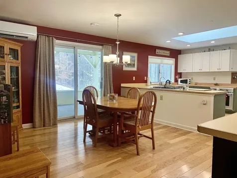 18 Jarvis Way Hartford VT 05059