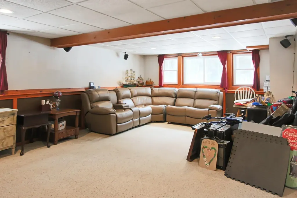 37 Saint Laurent Drive Hudson NH 03051