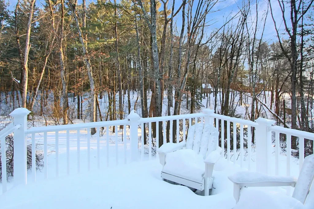 37 Saint Laurent Drive Hudson NH 03051