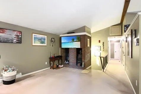 37 Saint Laurent Drive Hudson NH 03051