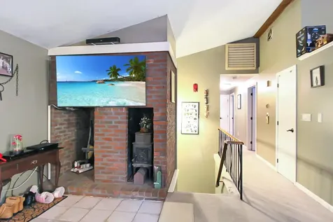 37 Saint Laurent Drive Hudson NH 03051