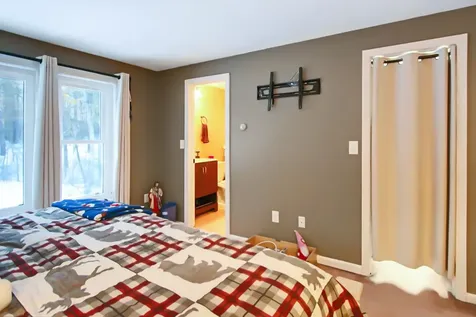 37 Saint Laurent Drive Hudson NH 03051