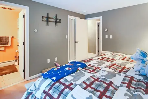 37 Saint Laurent Drive Hudson NH 03051