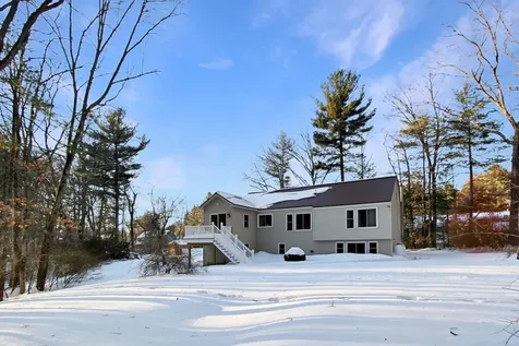 37 Saint Laurent Drive Hudson NH 03051