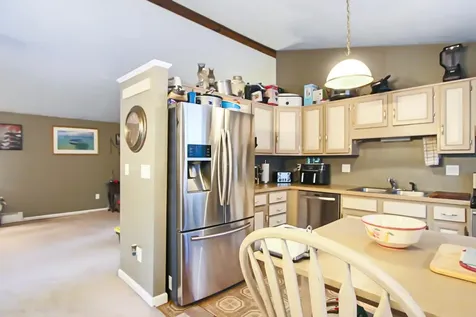 37 Saint Laurent Drive Hudson NH 03051