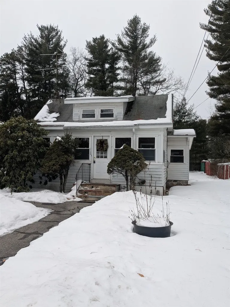 112 Old Bridge Street Pelham NH 03076