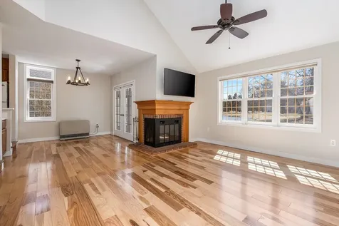 5 Golf View Laconia NH 03246