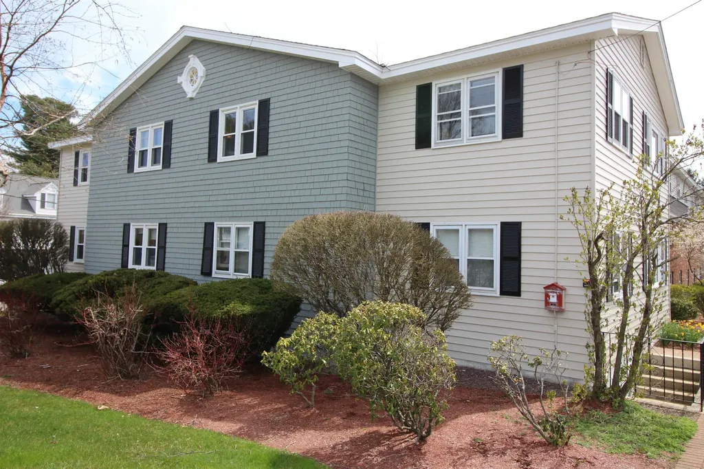 73 East Broadway Street Derry NH 03038