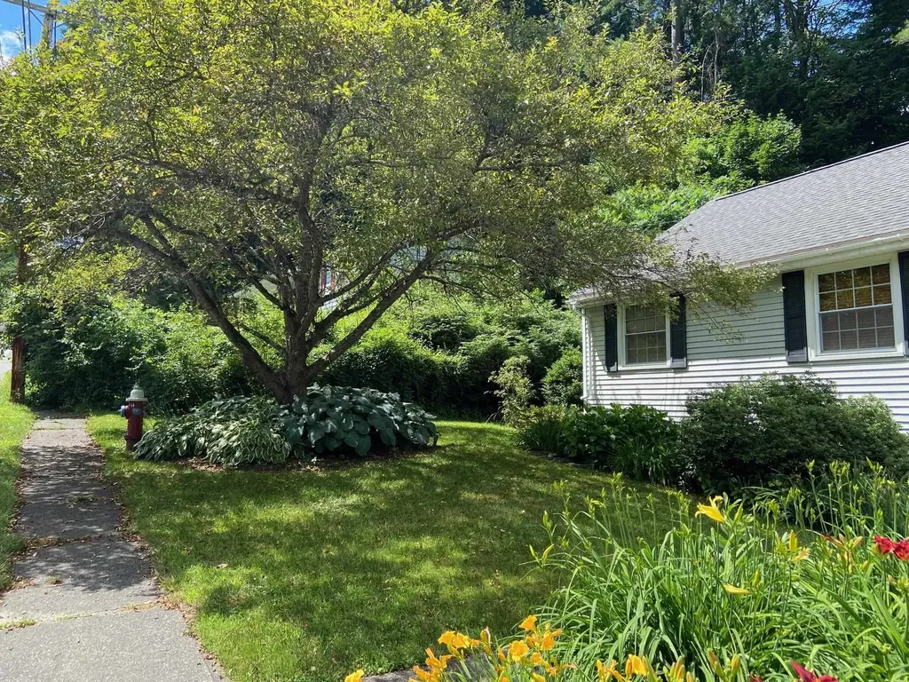 113 Stockwell Drive Brattleboro VT 05301