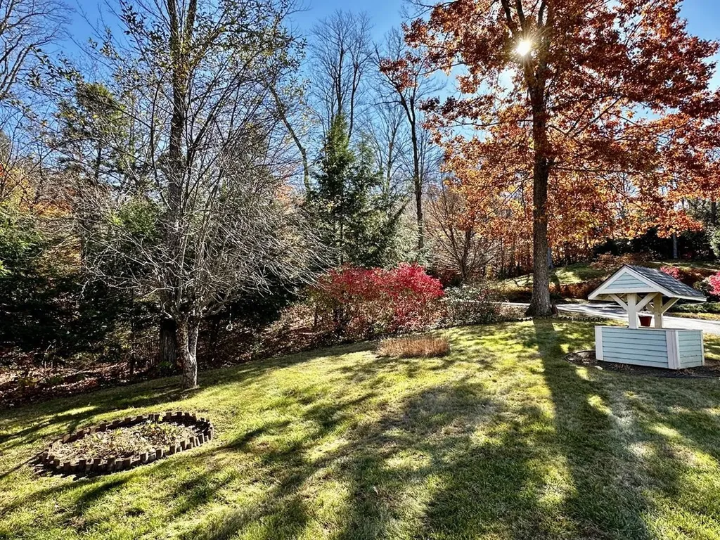 97 Alpine Road Bridgewater NH 03222