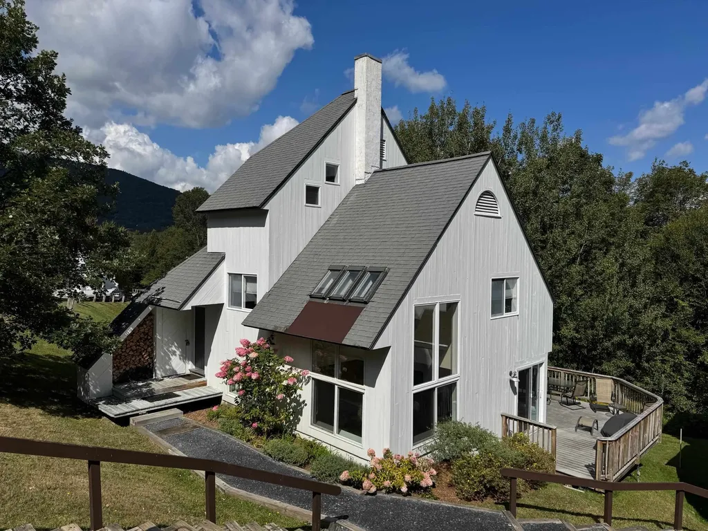 104 Spring Fling Road Warren VT 05674