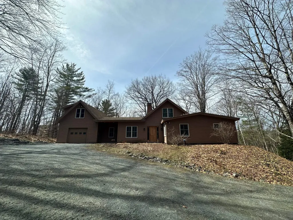 639 Baker Turn Road Hartford VT 05059-1486