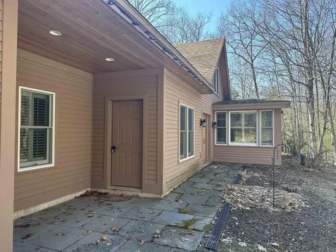 639 Baker Turn Road Hartford VT 05059-1486
