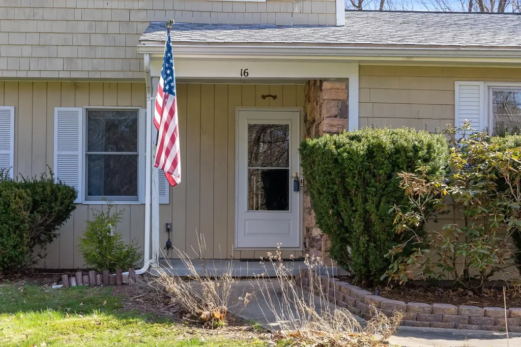 16 Ridge Road Essex VT 05452