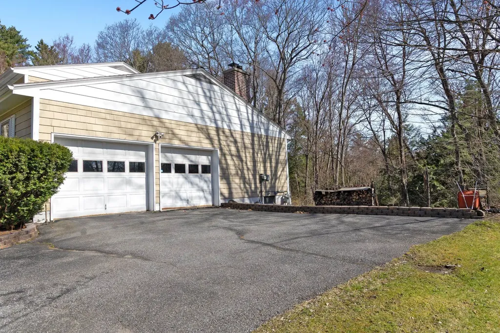 16 Ridge Road Essex VT 05452