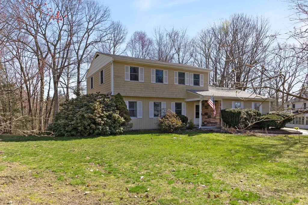 16 Ridge Road Essex VT 05452