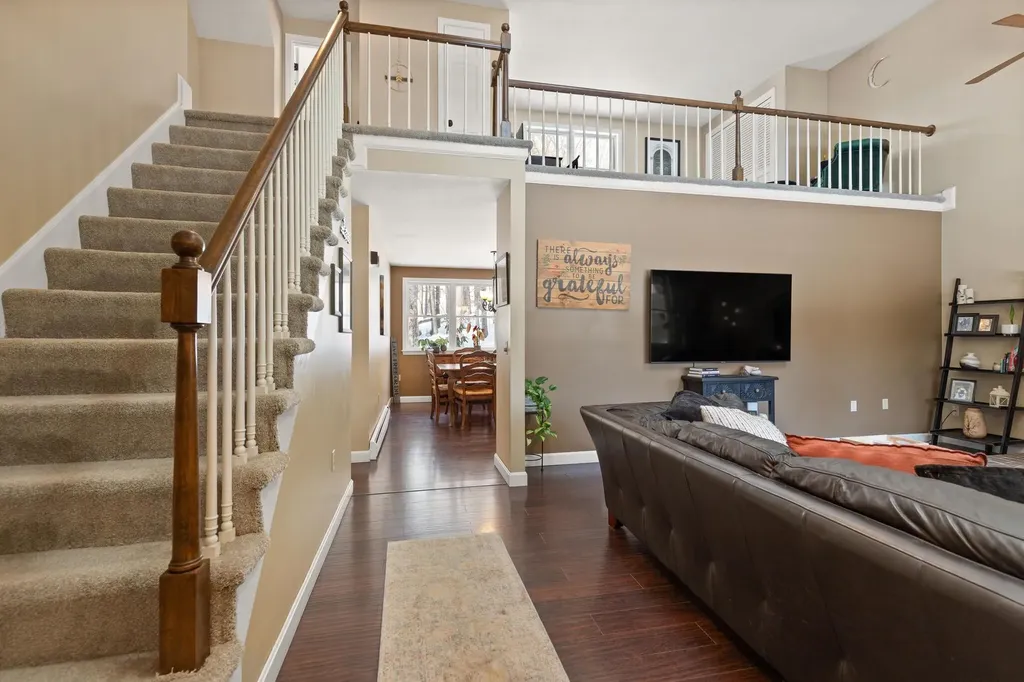 3 Christopher Lane Pelham NH 03076