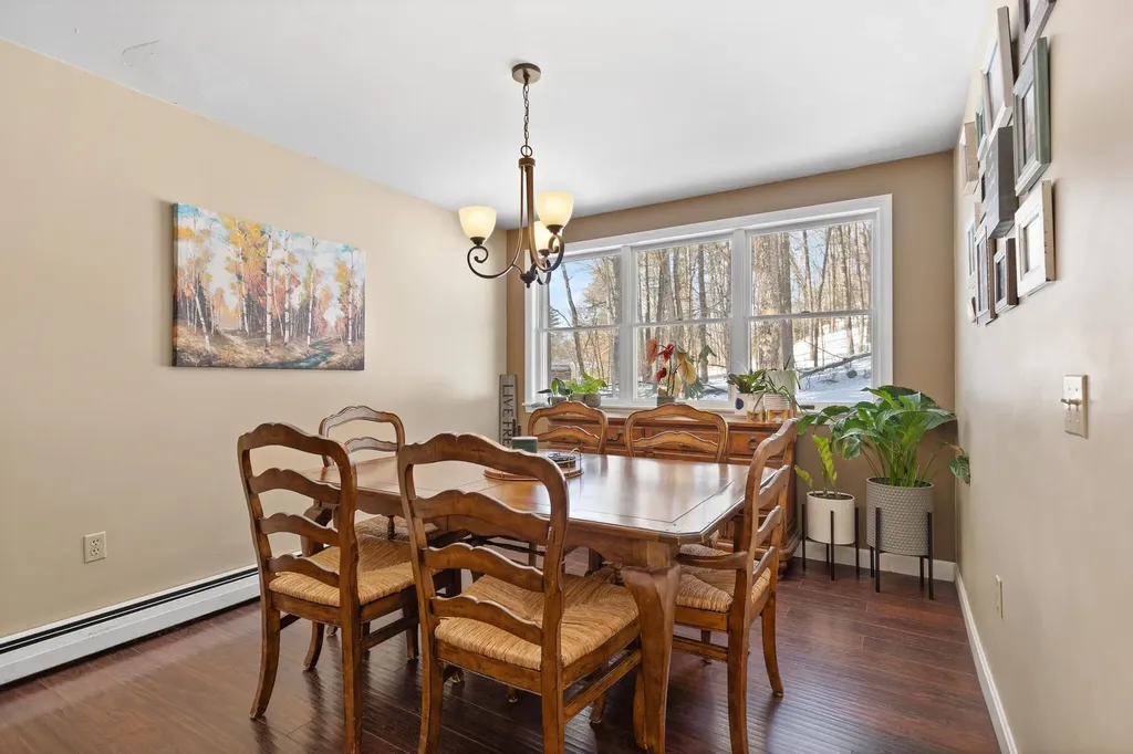 3 Christopher Lane Pelham NH 03076