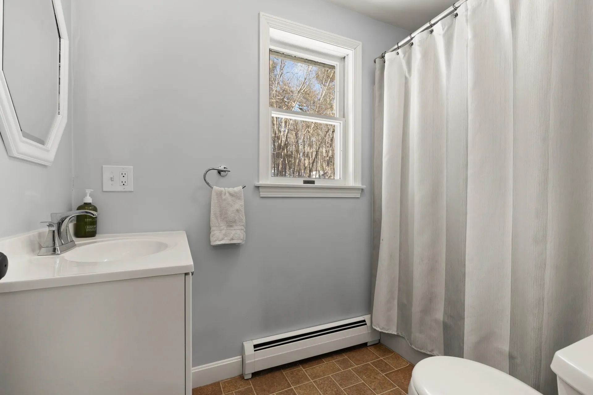 3 Christopher Lane Pelham NH 03076