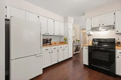 3 Christopher Lane Pelham NH 03076