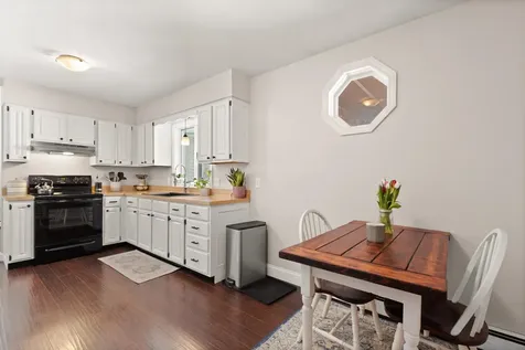 3 Christopher Lane Pelham NH 03076