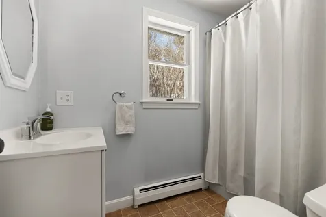 3 Christopher Lane Pelham NH 03076