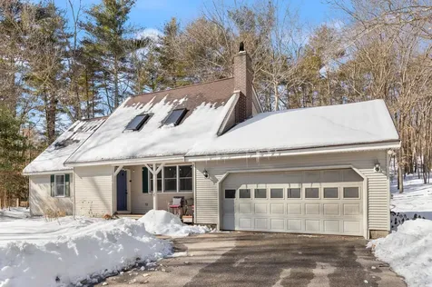 3 Christopher Lane Pelham NH 03076