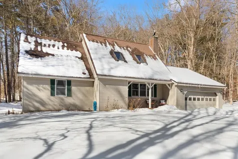 3 Christopher Lane Pelham NH 03076