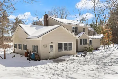 3 Christopher Lane Pelham NH 03076