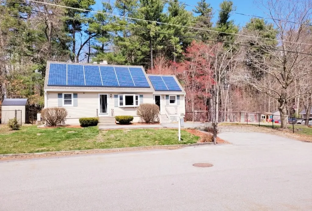22 Cambridge Road Nashua NH 03062