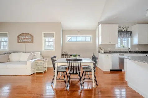4 Crown Point Circle Merrimack NH 03054