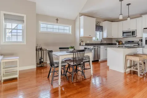 4 Crown Point Circle Merrimack NH 03054